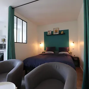 https://studio-tout-confort-climatisation-parking-wifi.fr-provencehotel.com