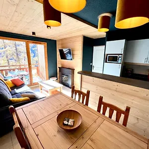 https://dernier-etage-renove-2-chambres-skis-aux-pieds.fr-provencehotel.com